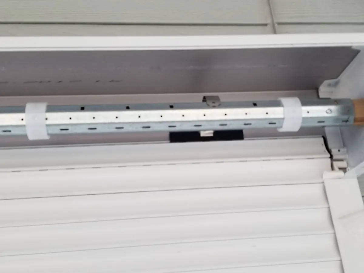 Open box: winding shaft and slats